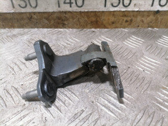 Петля двери задней правой верхняя Infiniti G 2007-2014