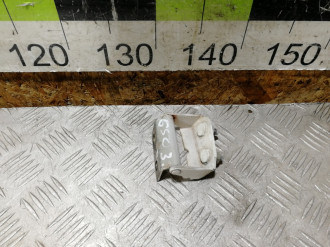 Петля багажника правая Infiniti Qx 56 2004-2009