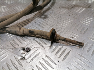 Трос стояночного тормоза Infiniti Qx 56 2004-2009