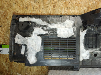 Обшивка багажника правая Infiniti Qx 56 2004-2009