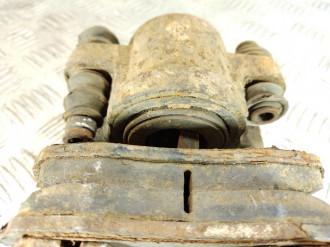 Суппорт задний правый Infiniti Qx 56 2004-2009