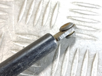 Амортизатор стекла багажника Infiniti Qx 56 2004-2009