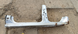 Порог со стойкой левой Infiniti Qx 56 2004-2009