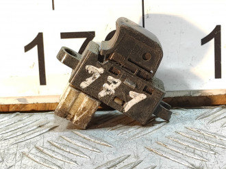 Кнопка стеклоподъемника Infiniti Qx 56 2004-2009