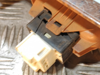 Кнопка стеклоподъемника Infiniti Qx 4 1996-2002