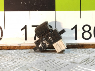 Кнопка стеклоподъемника Infiniti Qx 56 2004-2009