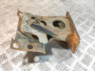 Опора двигателя правая Infiniti Qx 56 2004-2009