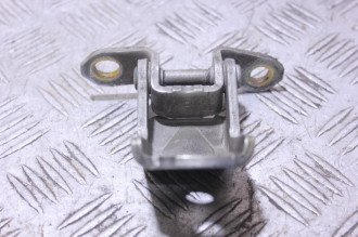 Петля двери передней правой верхняя Infiniti Qx 56 2004-2009