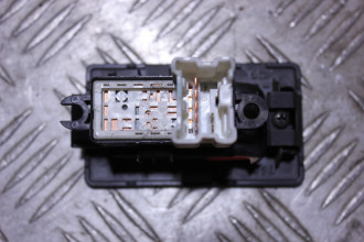 Кнопка стеклоподъемника Infiniti Qx 56 2004-2009