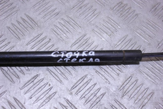 Амортизатор стекла багажника Infiniti Qx 56 2004-2009