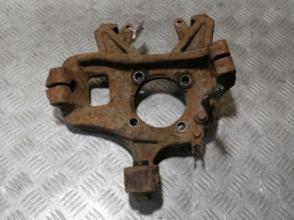 Кулак задний правый Infiniti Qx 56 2004-2009