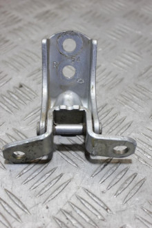 Петля двери задней правой нижняя Infiniti Qx 56 2004-2009