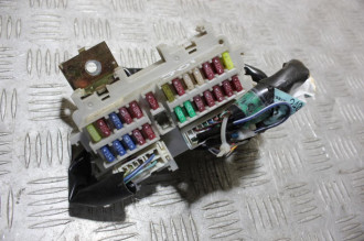 Блок предохранителей салонный Infiniti Qx 56 2004-2009