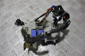 Блок предохранителей салонный Infiniti Qx 56 2004-2009