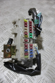 Блок предохранителей салонный Infiniti Qx 56 2004-2009