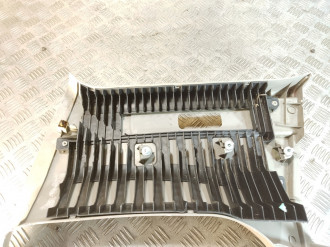 Обшивка багажника правая Infiniti Qx 56 2004-2009