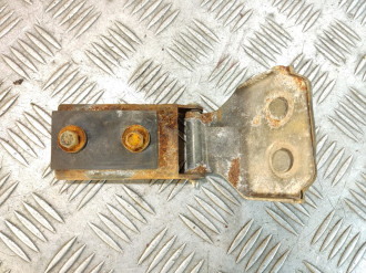 Петля багажника правая Isuzu Rodeo 1989-1997