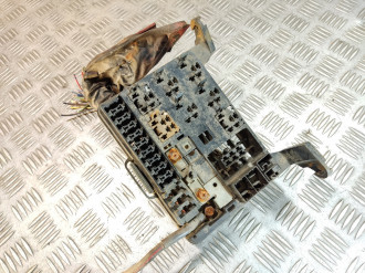 Блок предохранителей моторный Isuzu Rodeo 1989-1997