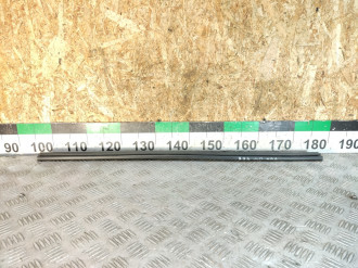 Уплотнитель стекла двери пер. левый Jeep Grand cherokee (wk2) 2010-2021