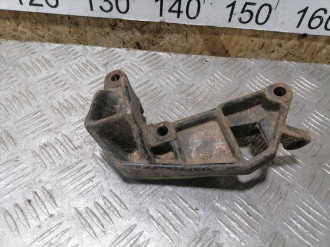 Кронштейн двигателя Opel Zafira A