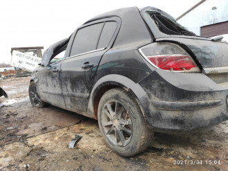 В разборе Opel Astra H