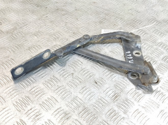 Петля капота правая Opel Vectra B