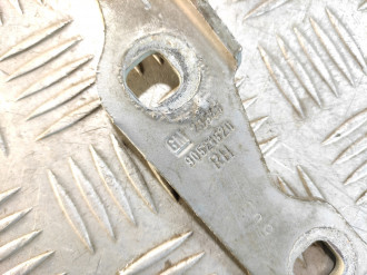 Петля капота правая Opel Astra G