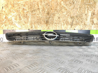 Решетка радиатора Opel Astra G