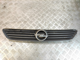 Решетка радиатора Opel Astra G