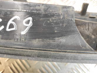 Решетка радиатора Opel Astra G