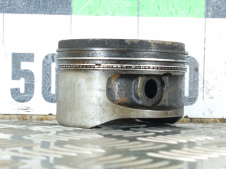 Поршень Opel Omega B