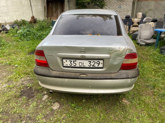В разборе Opel Vectra B