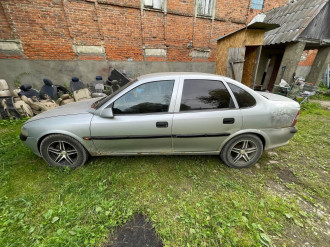 В разборе Opel Vectra B