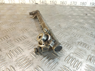 Рейка топливная рампа Opel Vectra B