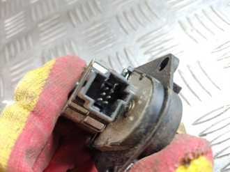 Моторчик заслонки отопителя Opel Vectra B