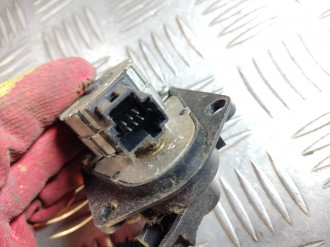 Моторчик заслонки отопителя Opel Vectra B