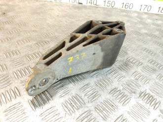 Кронштейн двигателя Opel Vectra B