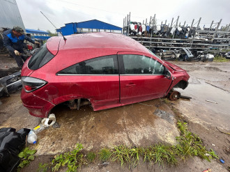 В разборе Opel Astra H