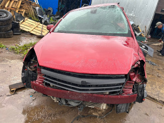 В разборе Opel Astra H