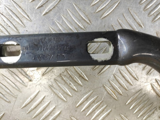 Петля крышки багажника правая Opel Astra G