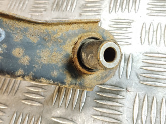 Рычаг задний поперечный правый Opel Vectra B