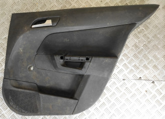 Обшивка двери задней правой Opel Astra H