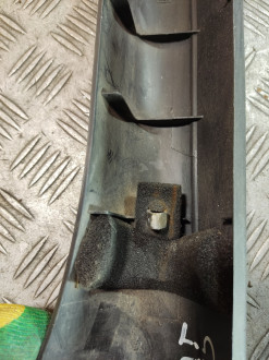 Обшивка стойки правая Opel Vectra B