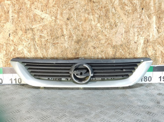 Решетка радиатора Opel Vectra B