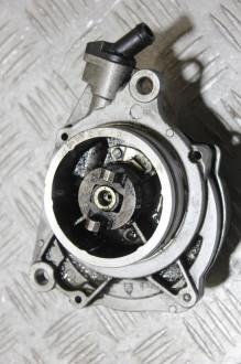 Насос вакуумный Land rover Range rover iii 2002-2012