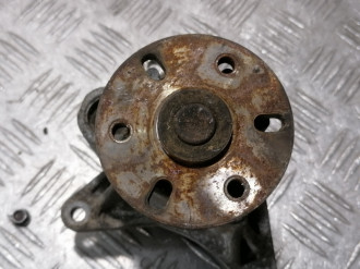Насос водяной помпа Land rover Discovery 3 2004-2009