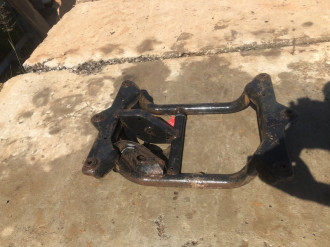 Кронштейн кпп Land rover Range rover iii 2002-2012