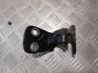 Петля двери задней левой нижняя Land rover Discovery 3 2004-2009