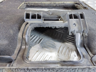Обшивка багажника левая Land rover Range rover iii 2002-2012