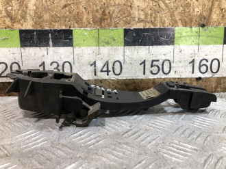 Кронштейн ручки передней левой Land rover Discovery 3 2004-2009